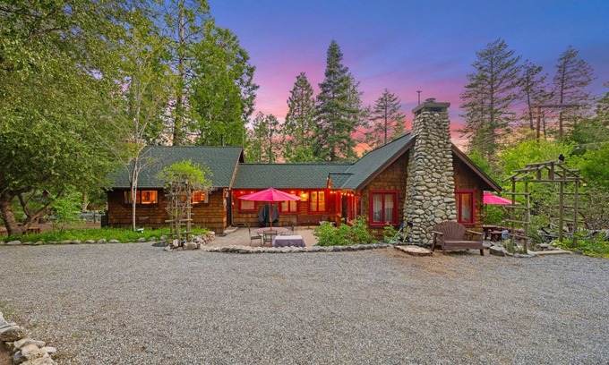 Idyllwild Cottage | Quaint 1937 Cottage: Pet-Friendly, Walk to Town & Creek