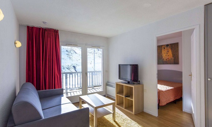 La Mongie Apartment | Cozy Apartment La Mongie with Kitchen for 4 Guests