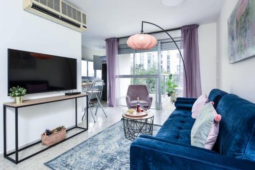 Tel Aviv City Center Apartment | Pet-Friendly 1BR Apartment with Balcony in TLV's Heart