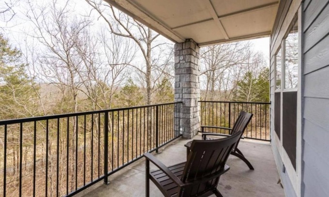 Branson Hotel | Cozy 1BR Retreat with Kitchen & Breakfast at Great Rock