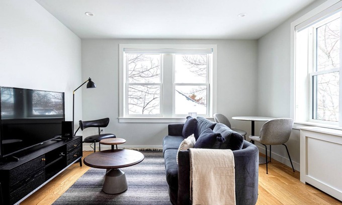 Winter Hill Apartment | Cozy 1BR Retreat Near Union Square and Porter Square