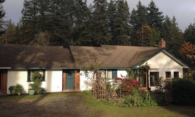 Ganges House | Cozy 2-Bedroom Cottage Rental Near Ganges for Summer Getaway