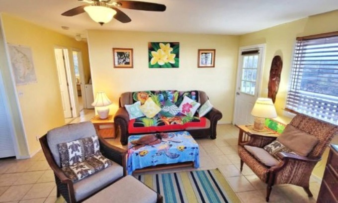 Kona Gardens Estates Cottage | Charming 2 bdr cottage in Ocean View - 30 min to Black Sands Beach 45 to Volcano