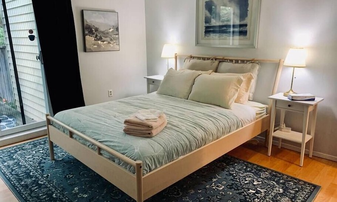 North End Apartment | Pet-Friendly 2-Bdrm Apartment with Balcony & Breakfast