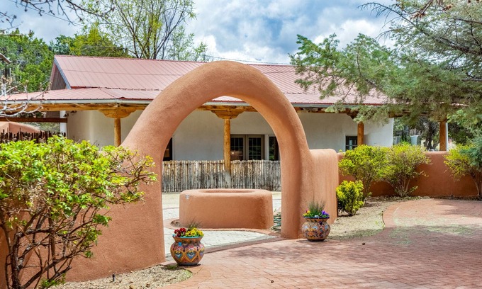 Tesuque House | Ideal 2 Bed/1 Bath Guesthouse in Tesuque Village