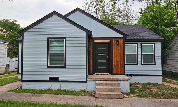 Dean Highland House | Charming 2-Bed, 2-Bath Gem in the Heart of Waco – Cozy, Stylish & Move-In Ready!