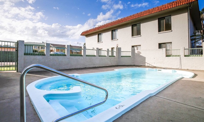 Batemans Bay Apartment | Guest Rated 10/10: Stylish Apartment with Bay Views