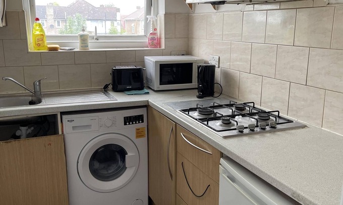 Heathrow Villages Apartment | Welcoming 2-Bed Apartment Near Heathrow with Great Amenities