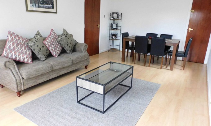 Glasgow Apartment | Convenient 2-Bed Apartment Near City and SEC/Hydro