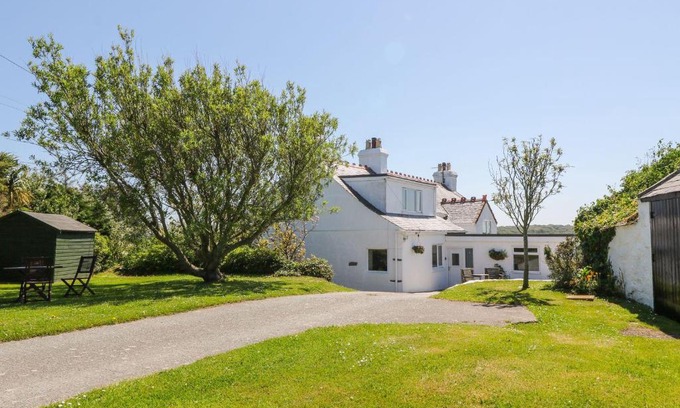 Rhoscolyn House | Family-Friendly 2 Bed House Near Rhoscolyn - Top Rated Stay