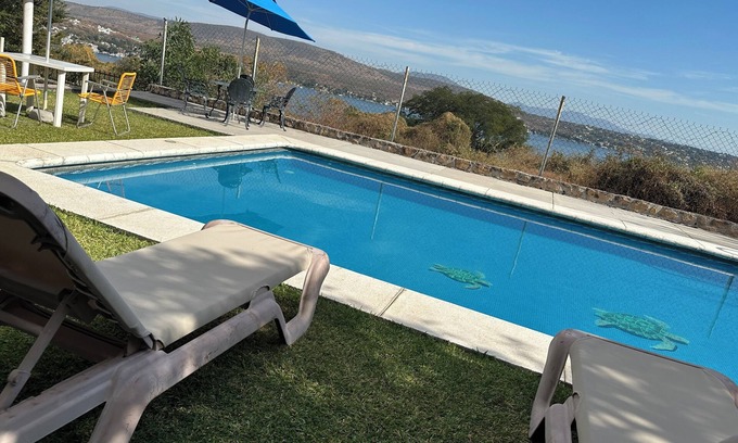 Tequesquitengo House | Charming 2-bedroom cottage with WiFi, AC in tranquil Tequesquitengo