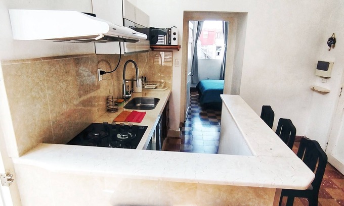 Greater Antilles Apartment | Charming 2-bedroom apartment with WiFi, AC in amazing Habana Vieja