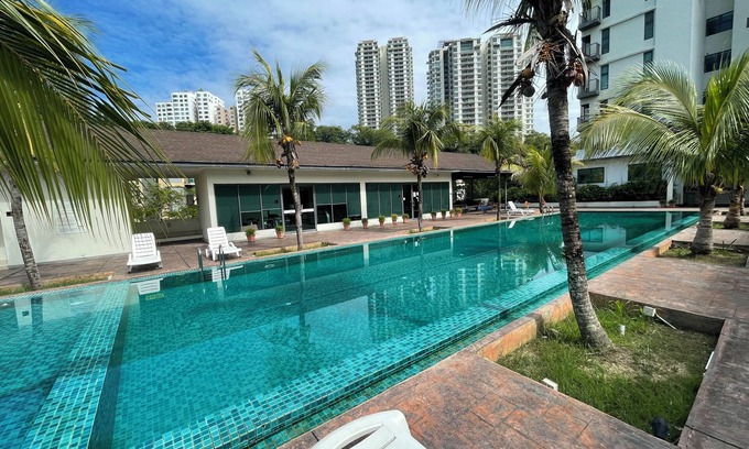 Kota Kinabalu Villa | Charming 2-bedroom Pool Villa with Swimming Pool & Gym Right At Your Front