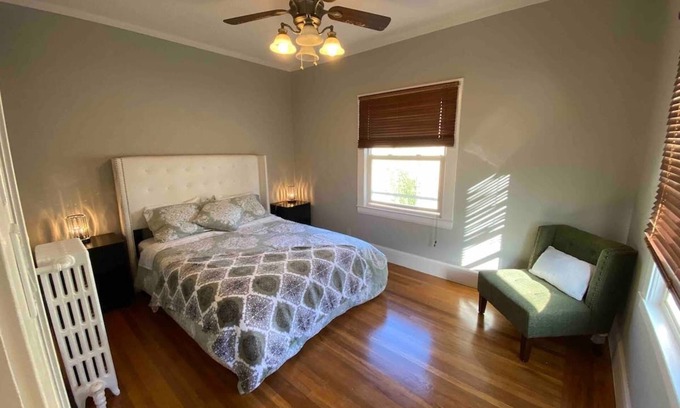 Cow Hollow House | Charming 2 bedroom flat in Cow Hollow in San Francisco Ca