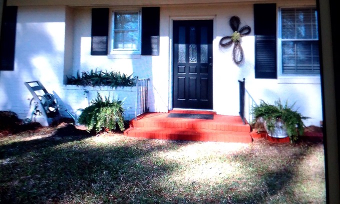 Waycross Apartment | Charming 2-bedroom apartment with AC, WiFi in quaint Waycross