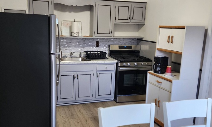 Inwood Apartment | Charming 2-bedroom apartment in fabulous Inwood with AC, WiFi