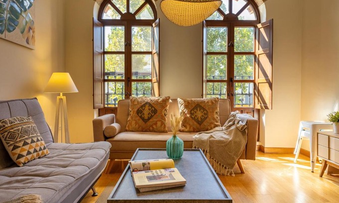 San Roque Apartment | Pet-Friendly 2 Bedroom Apartment at Sevilla City Center