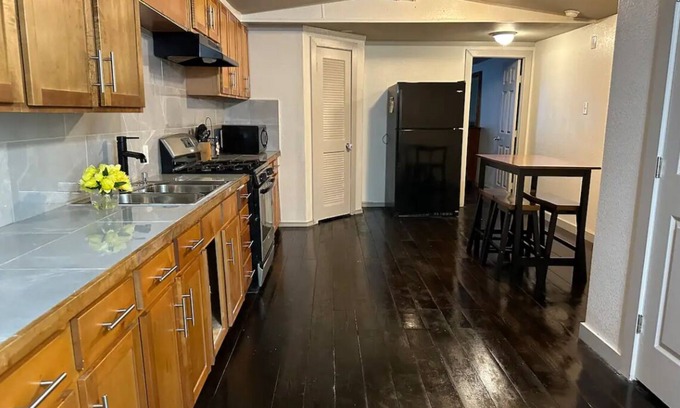 Kyle Apartment | Cozy 2-Bedroom Apartment with AC & WiFi in Beautiful Kyle