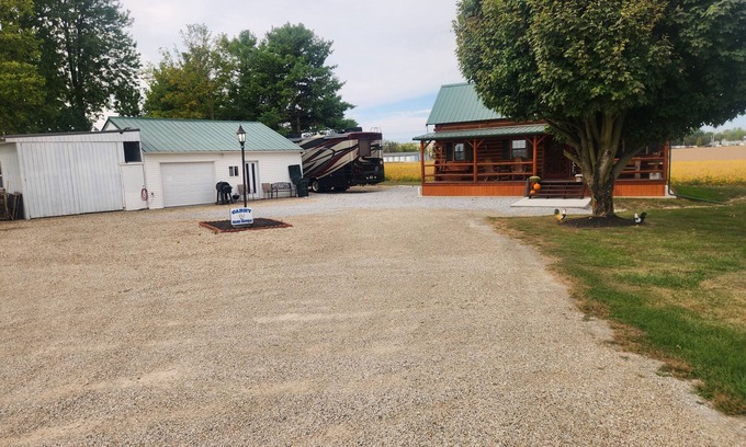 Melmore Cabin | Charming 2-bedroom cabin in Carey with AC, WiFi