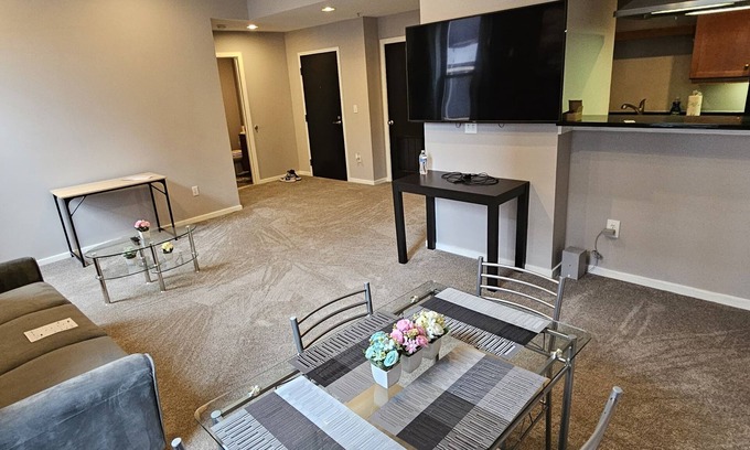 Federal Hill Condo | Charming 2-bedroom condo with fitness room and AC in peaceful Fed Hill,Baltimore