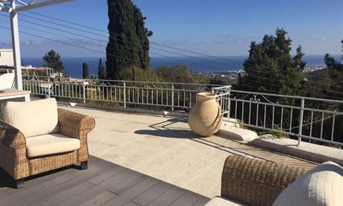 Karaman Cottage | Inviting 2 Bedroom Cottage with Ocean View in Karmi Village