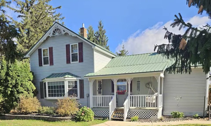 Houston County Other | Charming 2-bedroom farmhouse with WiFi, AC in enchanting Houston