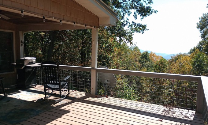 Sylva House | Charming 2-bedroom home located in gated community. Long range view over Sylva.