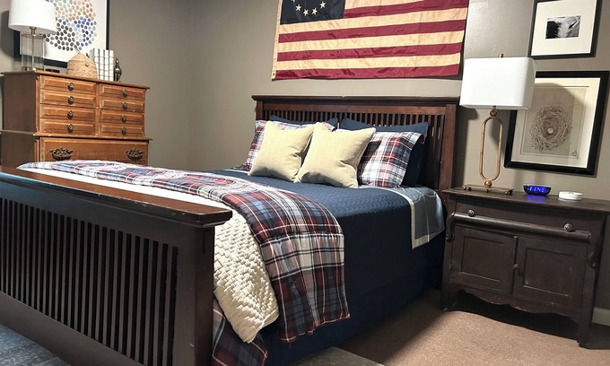Hernando House | Inviting 2 Bedroom House with Breakfast & Child-Friendly Amenities