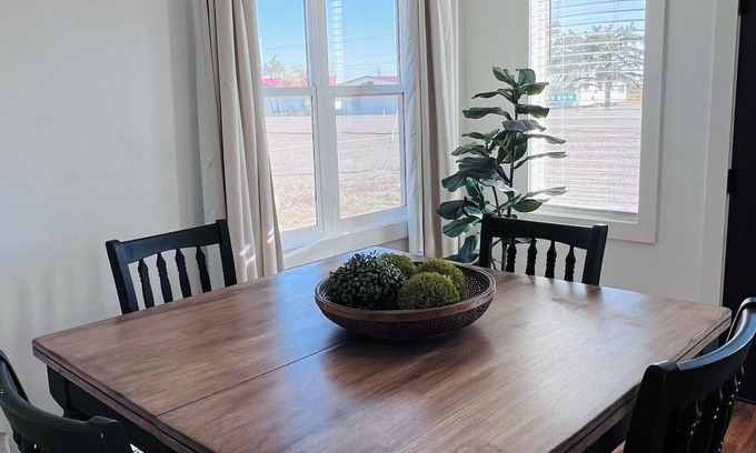 Center House | Charming 2-bedroom house with WiFi in Center