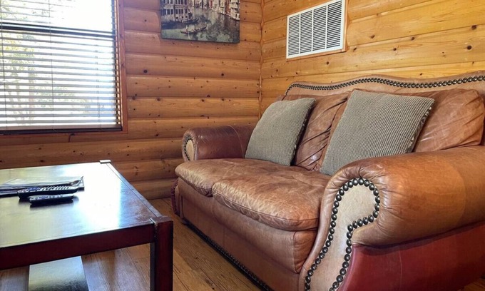 Pottsboro Cabin | Lakeview Cabin C: Guest Rated 10/10, Family-Friendly Retreat