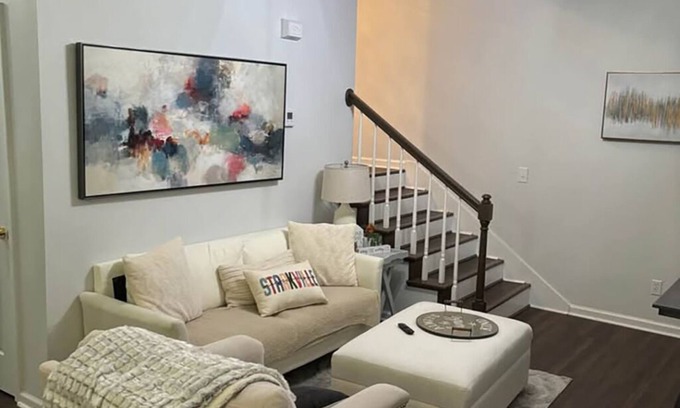 Starkville House | Charming 2-bedroom townhome in Starkville with WiFi