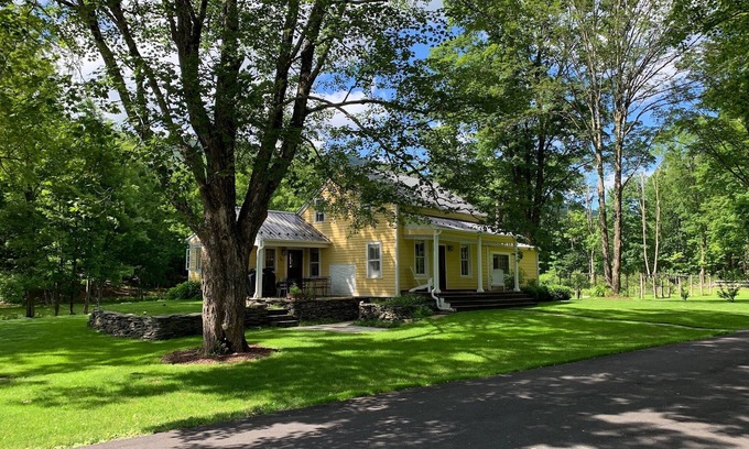 Town of Olive Cottage | Charming 2-bedroom cottage on private 4 acres with modern amenities