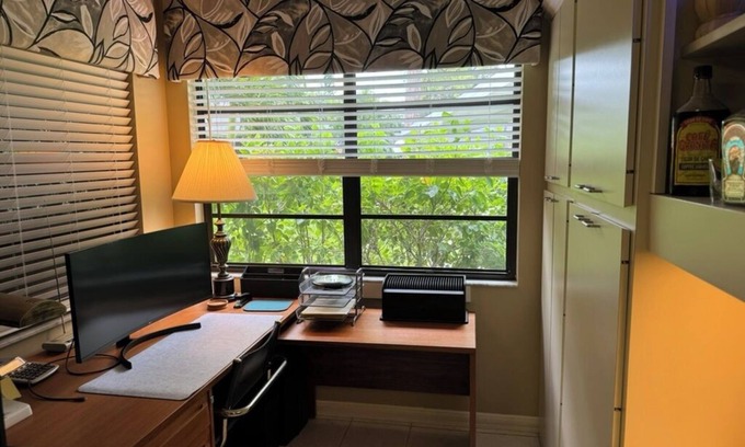Bayou Oaks Villa | Charming 2-bedroom villa with AC and WiFi in Sarasota