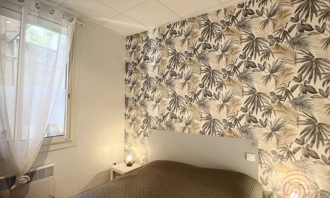 Lamalou-les-Bains Apartment | Cozy Apartment in Lamalou-les-Bains with Spa & Kitchen