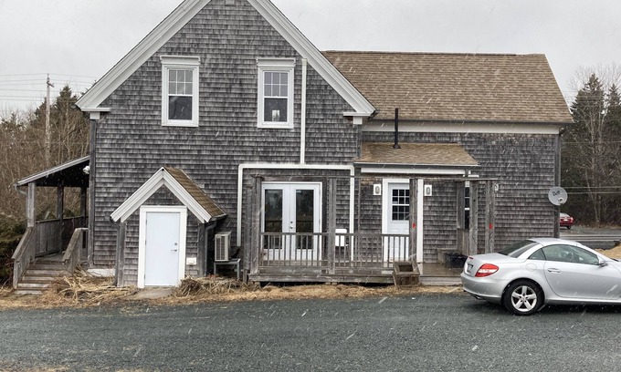 Musquodoboit Harbour House | Comfortable 2-Bedroom Inn with Lake View in Musquodoboit