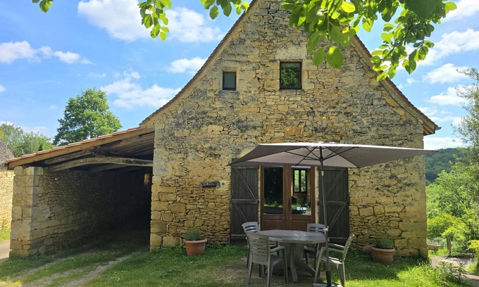 Saint-Andre-dAllas Cottage | Cozy Gite Saint-André-d'Allas with Spa & Family Amenities