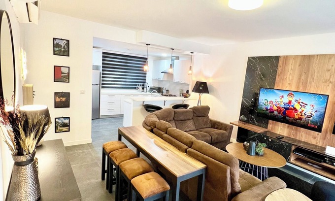 Kweiman House | Charming 2BR Townhouse at Ayimensah Park – Tranquil Retreat Near Aburi Mountains