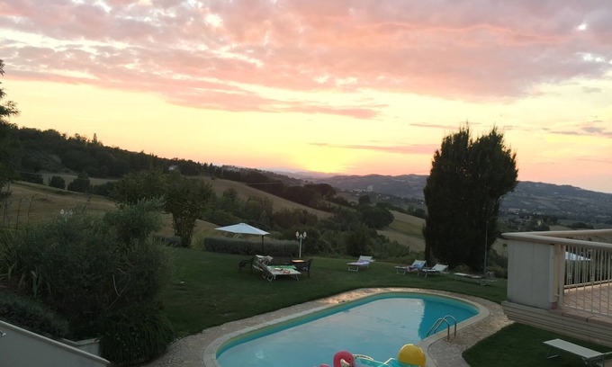 Montelabbate Villa | Inviting Villa with Pool near Beautiful Adriatic Beach