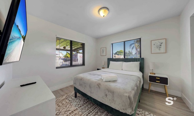 Lantana Apartment | Cozy Hypoluxo Natural Area 2 Bedroom Apartment with Ocean View