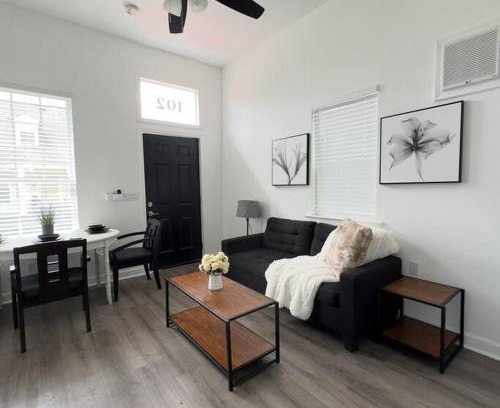 Central City Apartment | Cozy 2BR Retreat Near French Quarter & Bourbon Street