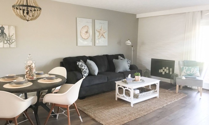 Avoca House | Guest Rated 10/10: Lake Monroe Golf Condo with Pool