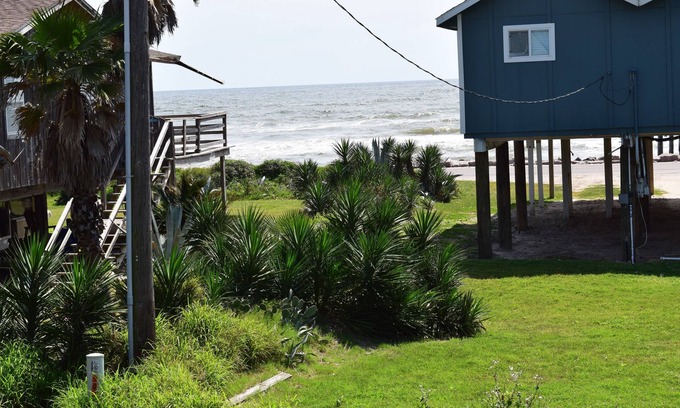 Surfside Beach House | Stunning Beach View Retreat with Pool & Guest Rated 9.8