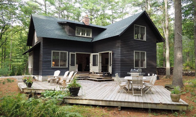 Gravenhurst Cottage | Cozy 3-Bedroom Cottage with Guest House on Muldrew Lake