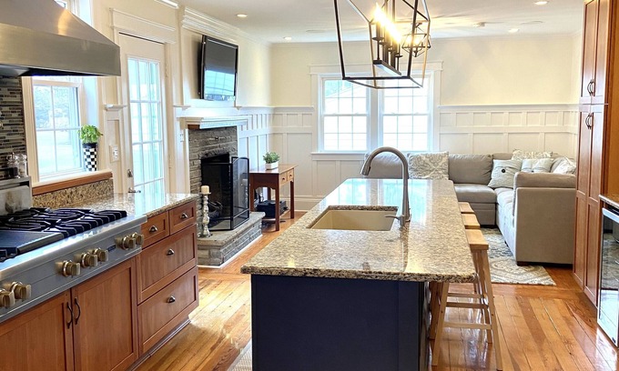 Skaneateles House | Perfect 3-Bedroom Home Near Skaneateles Village with Lake View