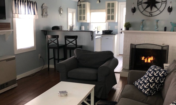 Dennis Port Cottage | Beachside Retreat: Cozy Three-Bedroom Cottage with Ocean View