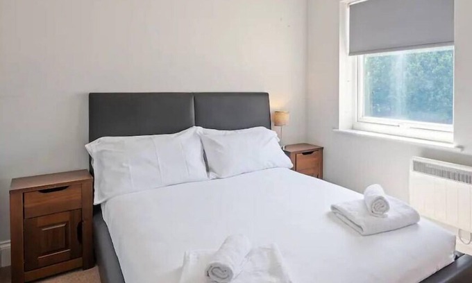 Derby Apartment | Cozy 3 Bed Retreat Ideal for Families near City Centre