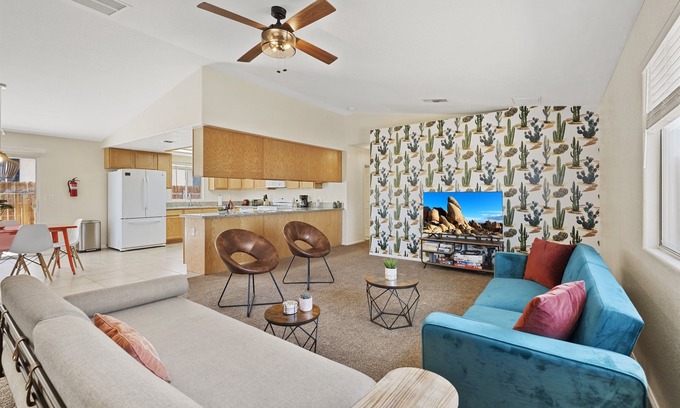 Twentynine Palms House | Pet-Friendly Retreat with Hot Tub Near Joshua Tree NP