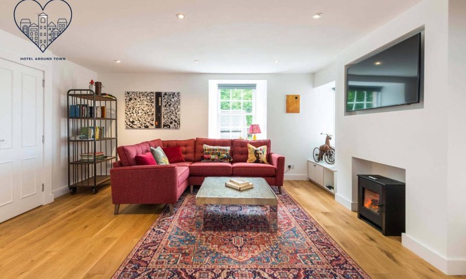 Gifford House | Top-Rated 3 Bed Village Green Cottage in East Lothian