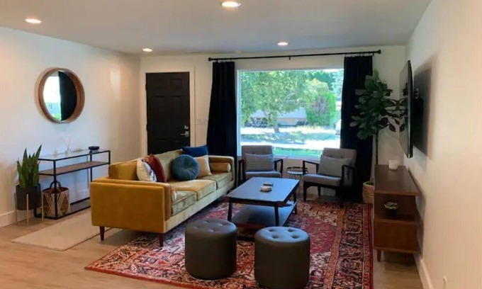 East Wenatchee House | Exceptional 3-Bedroom Home with Pool in East Wenatchee