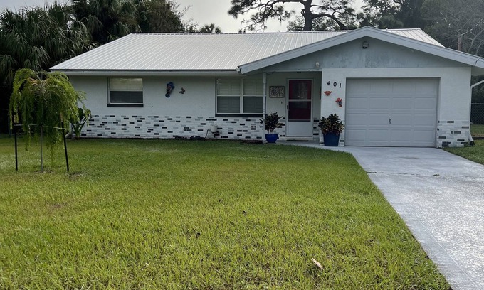 Crystal River House | Guest Rated 10/10: Cozy 3-Bedroom Retreat in Crystal River